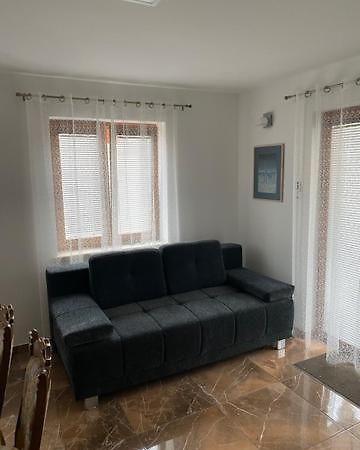 Apartman L. 班约勒 外观 照片